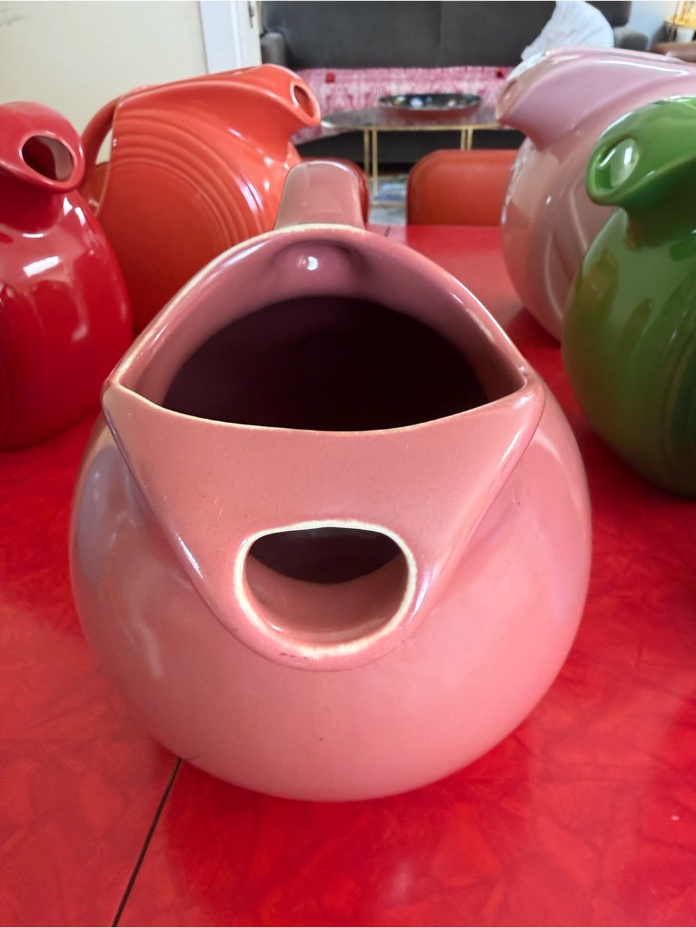 Vintage Hall China 633 Tilted Ball Pitcher Maroon Pink Ice Lip MCM Art Deco - Picture 2 of 7
